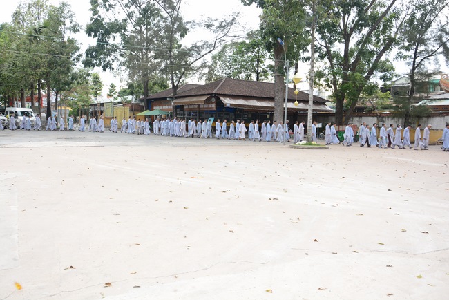“HOW TO TAKE THE RIGHT PRAYING IN BUDDHISM” Dharma Talk in the 89th Seven-Day Retreat